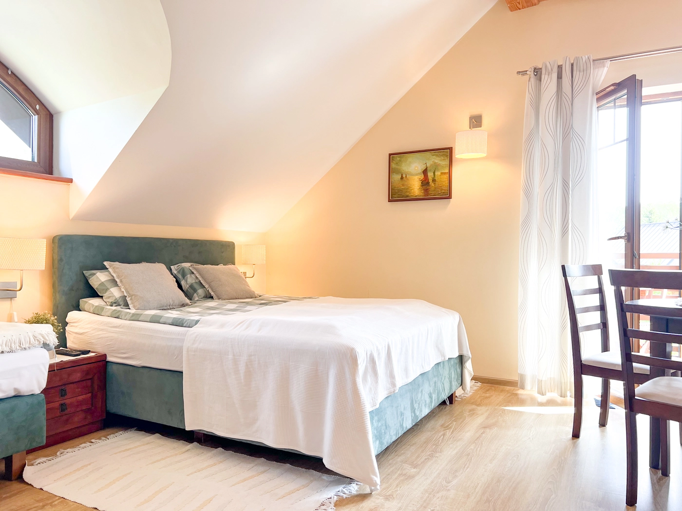 Pokój 3-osobowy wschodni – apartament w Willi Lubiatówka w Lubiatowie nad Bałtykiem