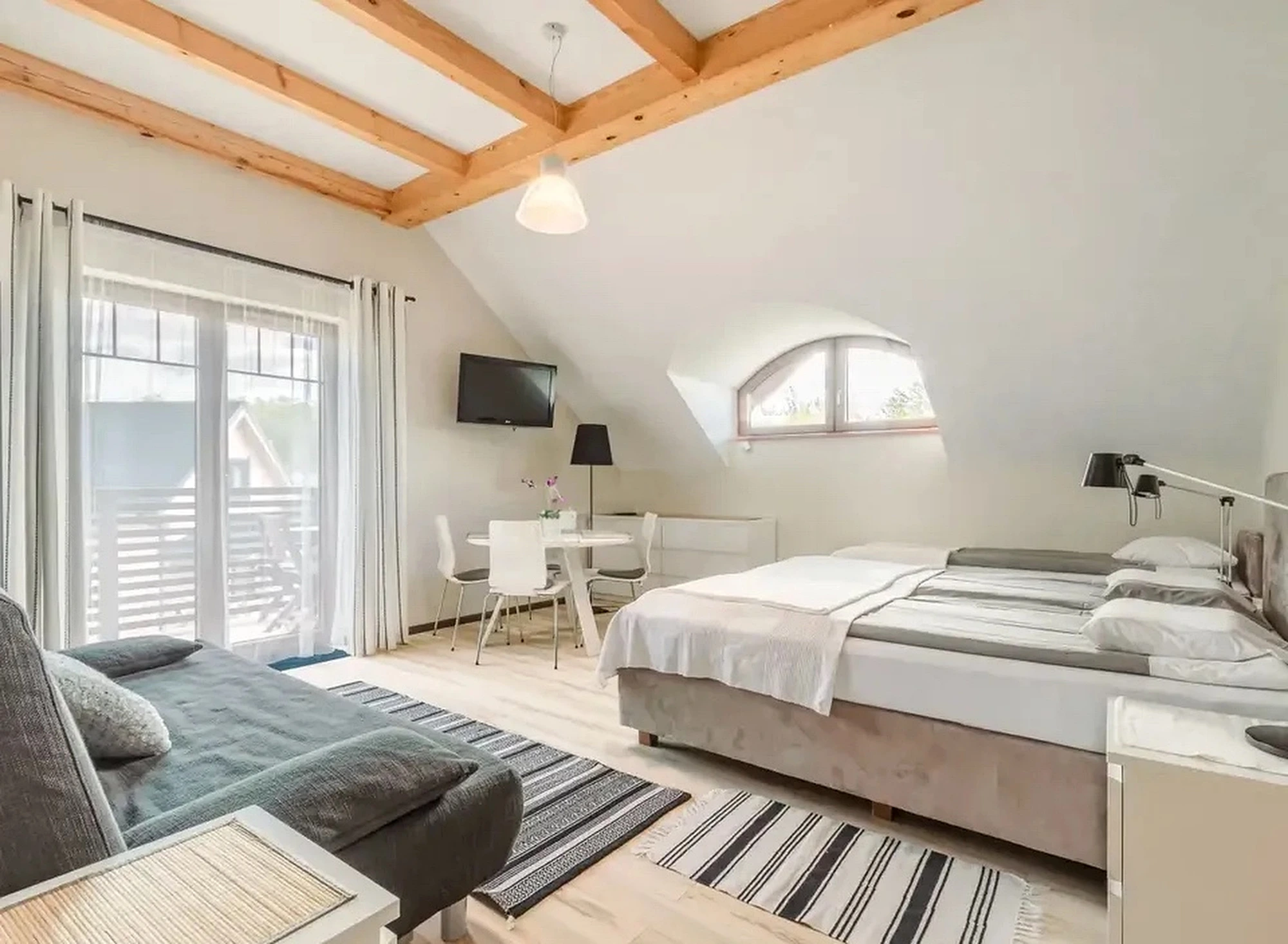 Pokój 3-4-osobowy wschodni – apartament w Willi Lubiatówka w Lubiatowie nad Bałtykiem