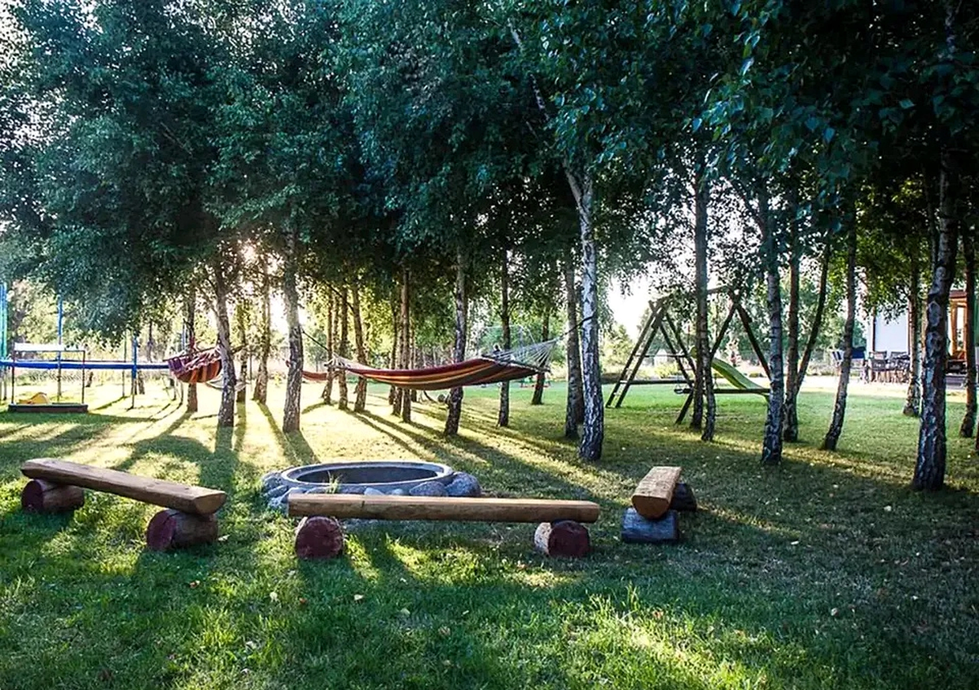 Ogniska w ogrodzie Willi Lubiatówka w Lubiatowie to idealny czas z dziećmi nad morzem